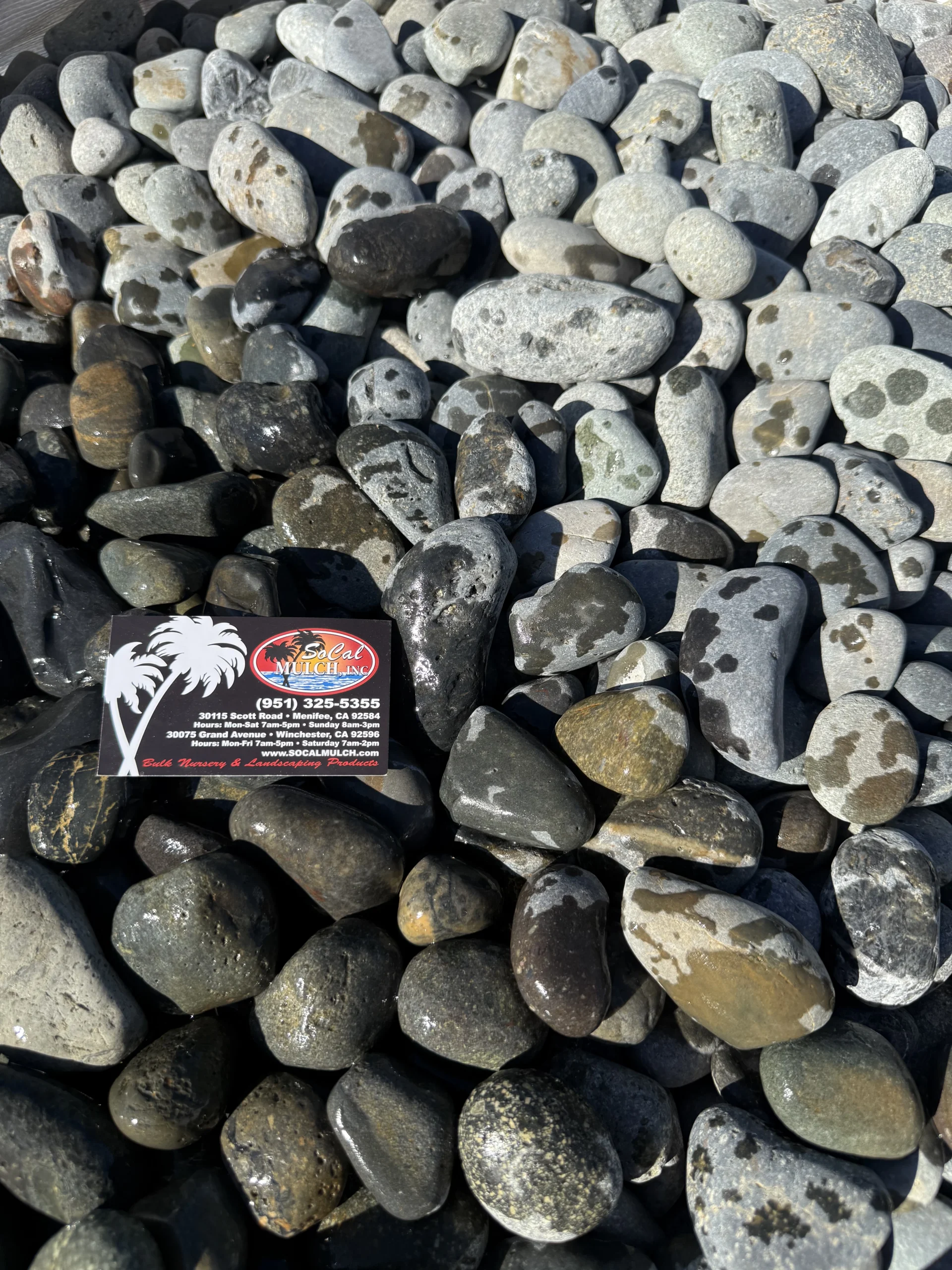 Mexican Beach Pebble | SoCal Mulch, Inc., image size:1920x2560